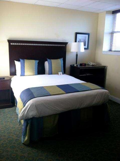 19 Atlantic Hotel Virginia Beach Room photo